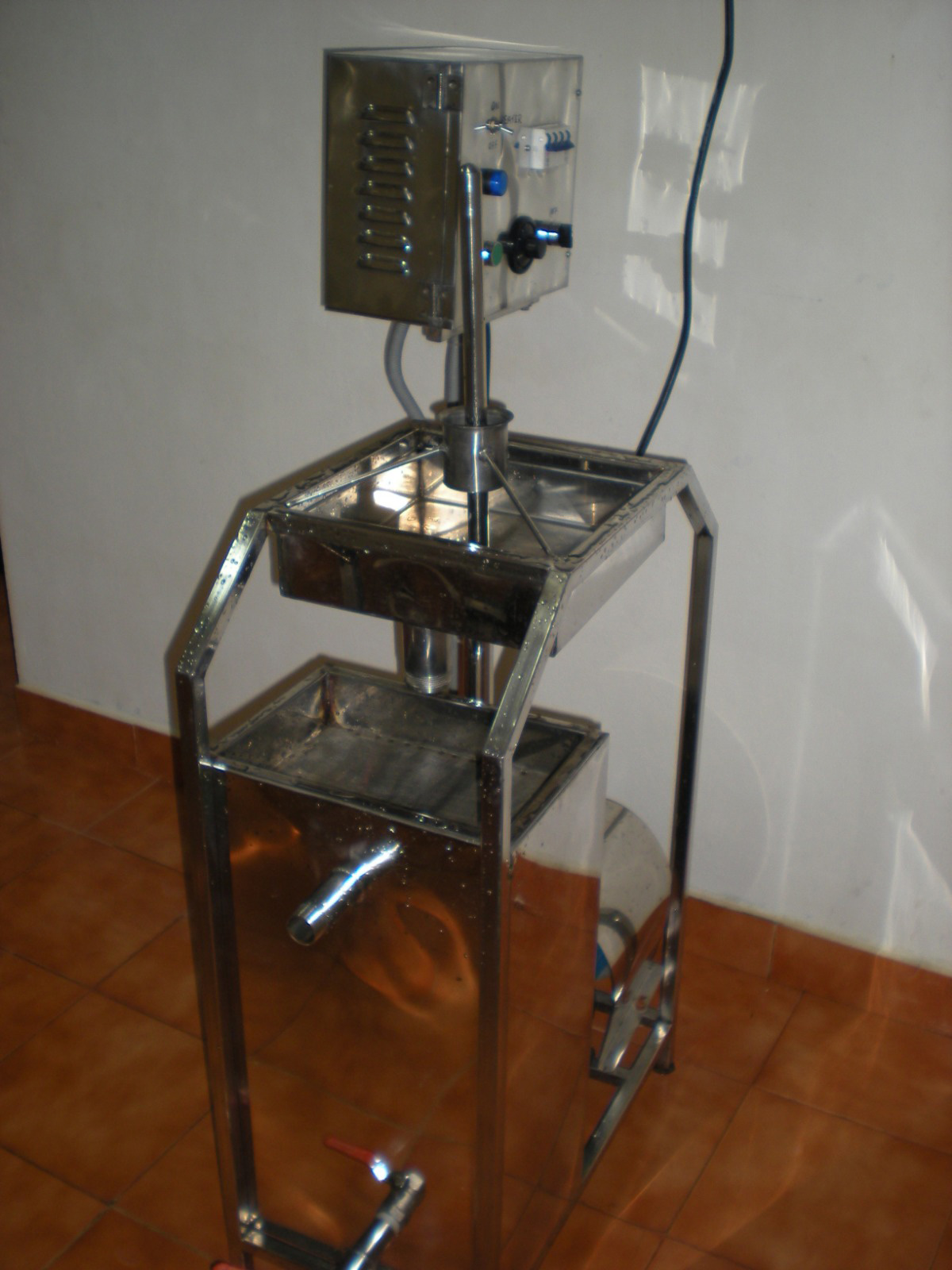 Automatic Bottle Washing & Capping Machine